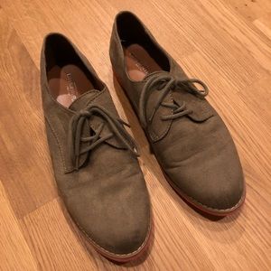 Mossimo Brown Faux Suede Shoe w/ Pink Sole 9.5